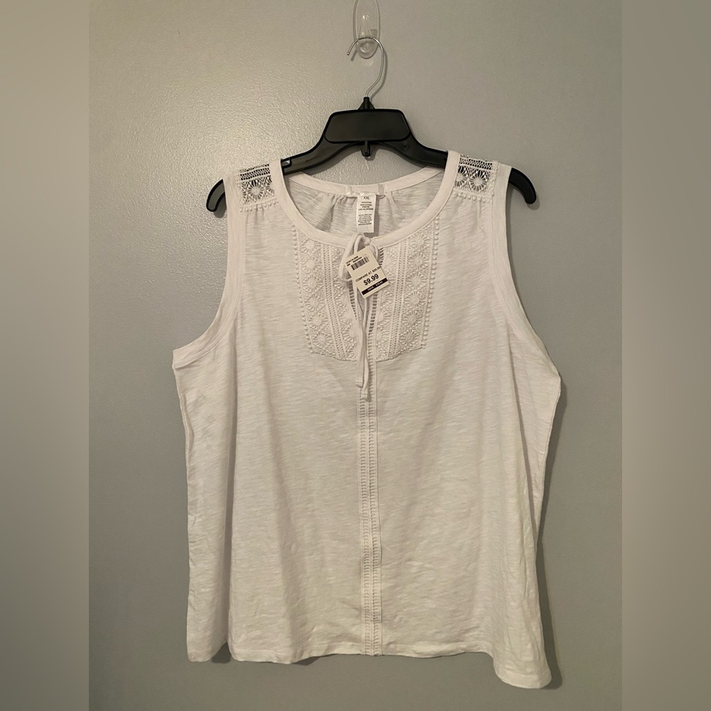 NWT women’s lace white tank XXL